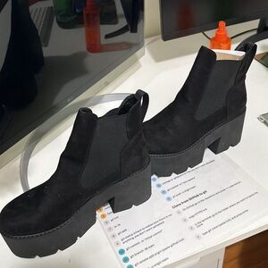 Black boots never used